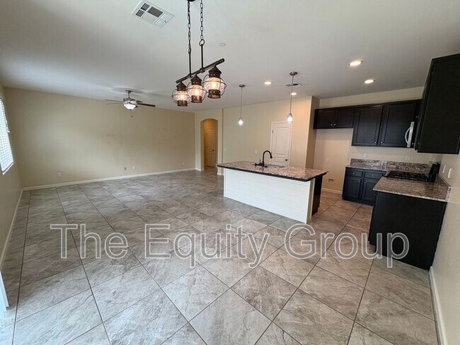 Building Photo - 625 E Monte Verde Ave