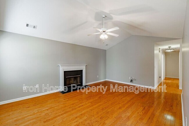 Building Photo - 160 Cedar Rock Trace