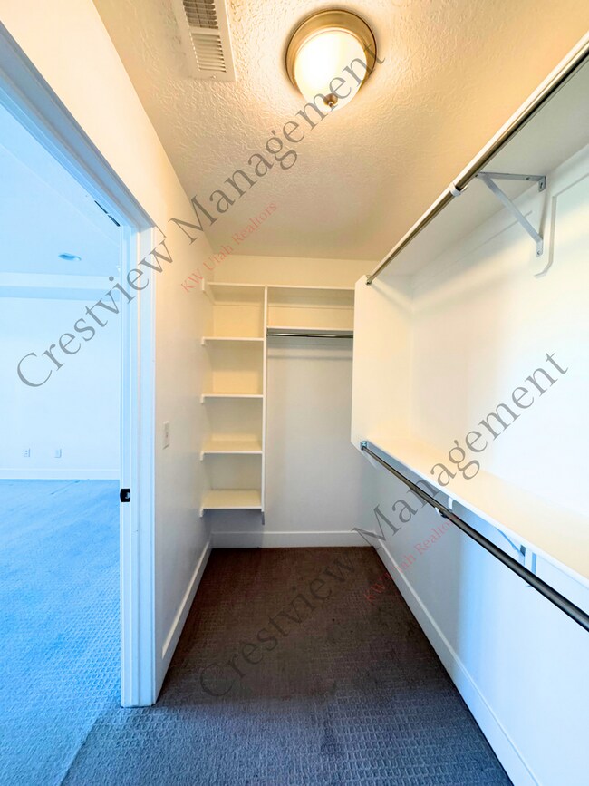 Building Photo - 4883 N Nile Dr