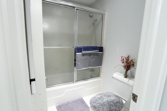 Building Photo - 2480 Juniper Dr