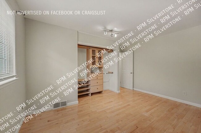 Building Photo - 547 Reed-