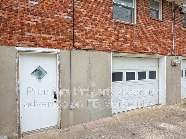 Building Photo - 12607 Jackson Ave
