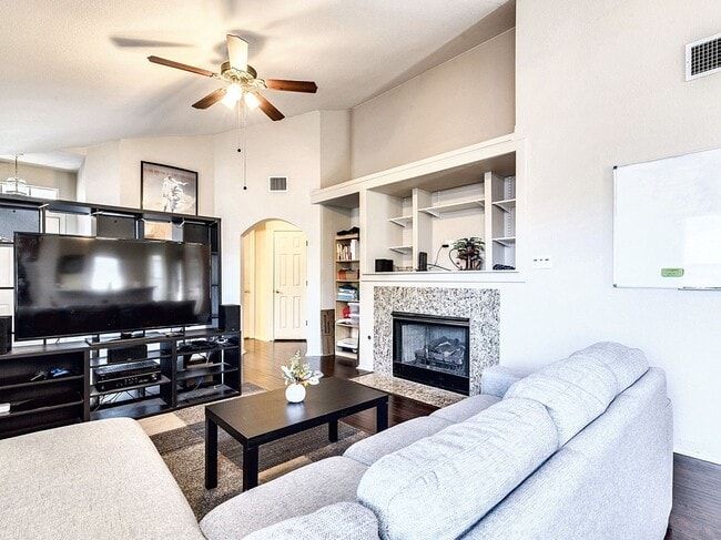 Building Photo - Cozy 3-Bedroom, 2-Bath Solar-Powered Home with New Appliances & Fenced Backyard