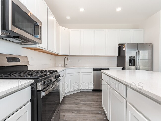 Building Photo - 15014 Quincy Cir