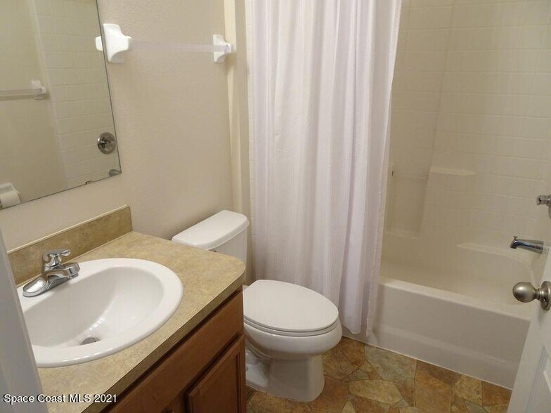 Guest Bathroom - 4021 Masira Ct