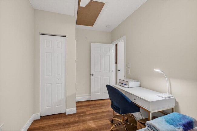 Building Photo - 7745 Stanway Pl