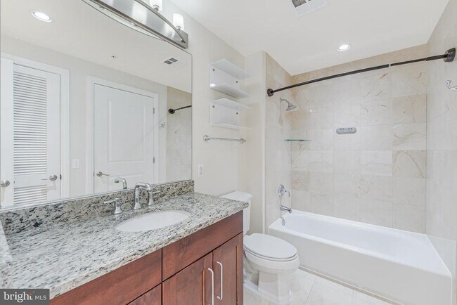 Building Photo - 8220 Crestwood Heights Dr