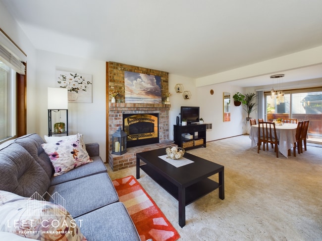 Building Photo - 890 SW 7th St