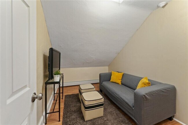 Building Photo - 1165 Chalkstone Ave