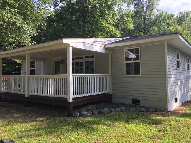 Building Photo - 5018 Holly Dr