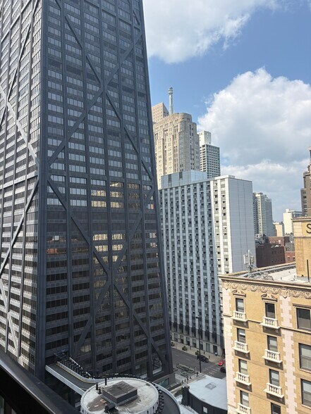 Building Photo - 201 E Chestnut St