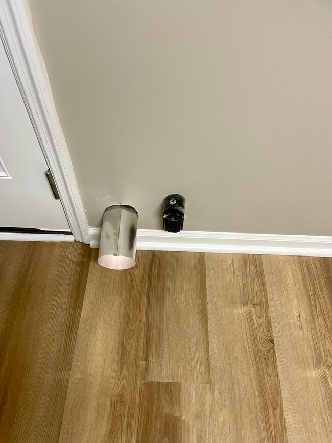 Building Photo - 425 Lexington Heights