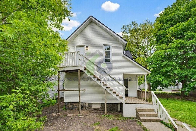 Building Photo - 833 Mc Reynolds Ave NW