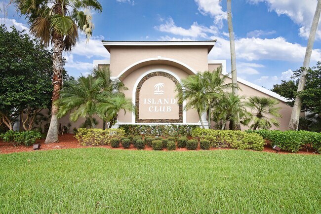 Building Photo - 2675 Pyes Harbour