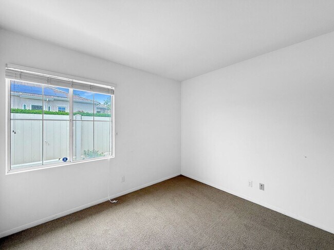 Building Photo - Stunning 3B/2BA House in Carlsbad!