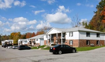 Building Photo - Oakwood Apartments