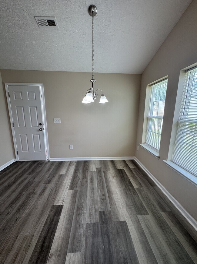 Building Photo - 224 Foxpath Loop