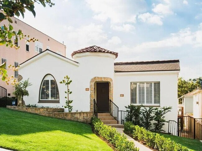 Primary Photo - 115-117 WESTMONT