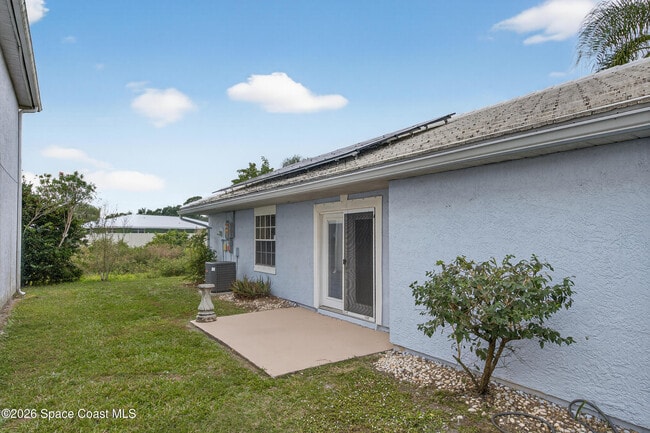 Building Photo - 1924 Sugarberry Ct NE