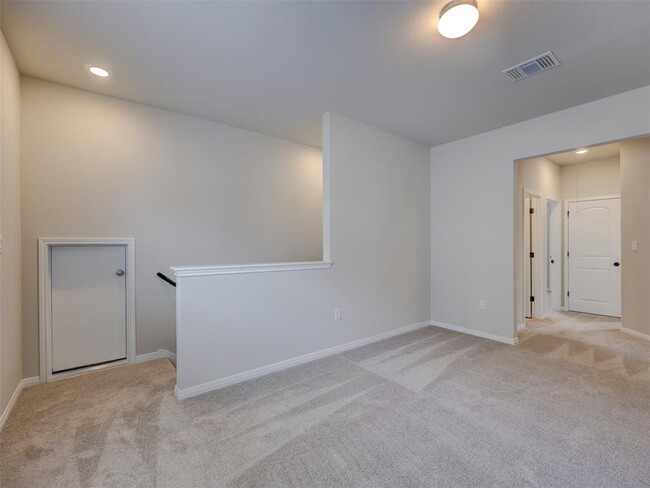 Building Photo - 129 Prairie Falls Drive