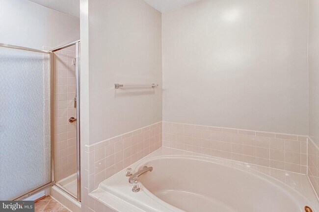 Building Photo - 11333 Savannah Dr