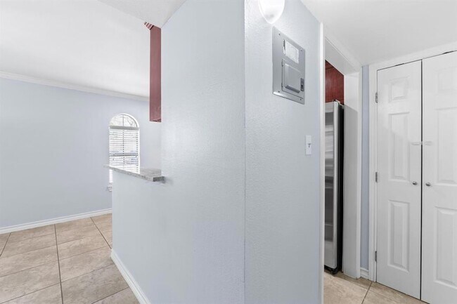 Building Photo - 407 E 45th St