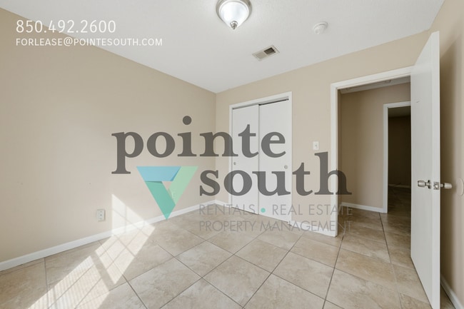 Building Photo - 6413 Schoel Ln