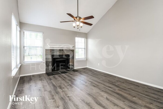 Building Photo - 1700 Scottsdale Dr
