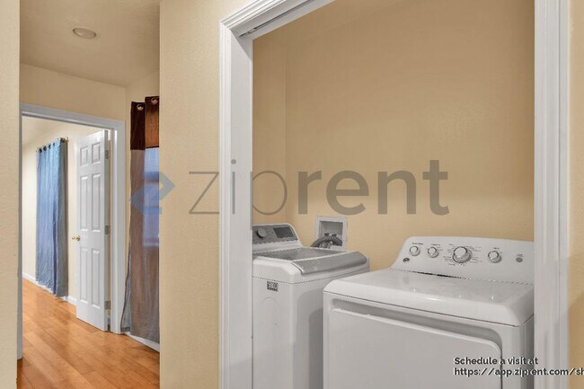 Building Photo - 655 Brockhurst St