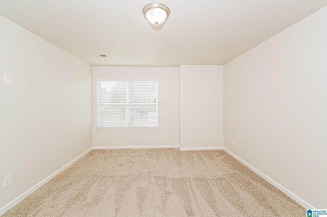 Building Photo - 712 Mallet Way