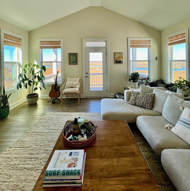 Building Photo - Luxury Coastal Living in Surf City -117 S Boca Bay Ln