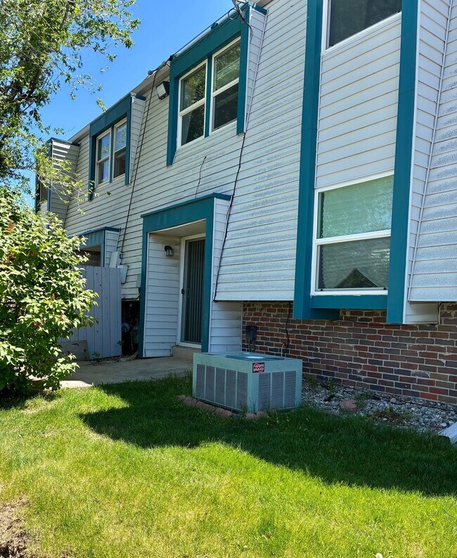 Building Photo - 3035 E Fountain Blvd