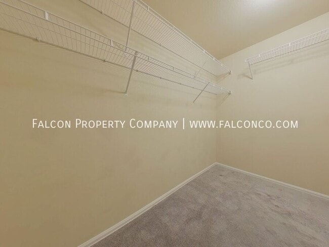 Building Photo - 6101 San Mateo Dr