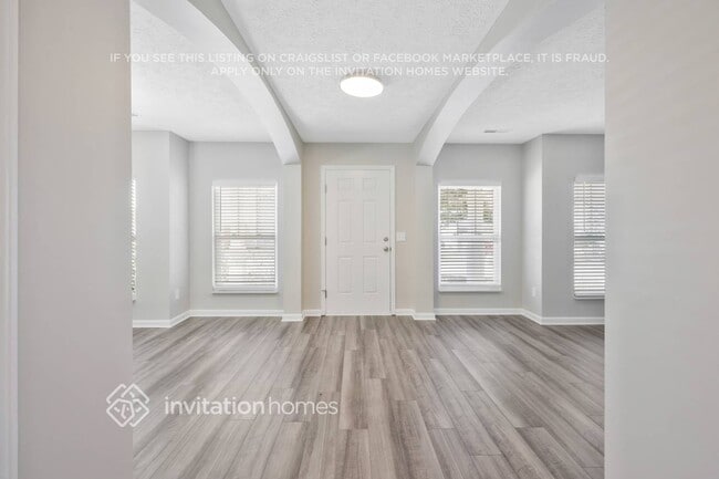 Building Photo - 1121 Pawnee Trail