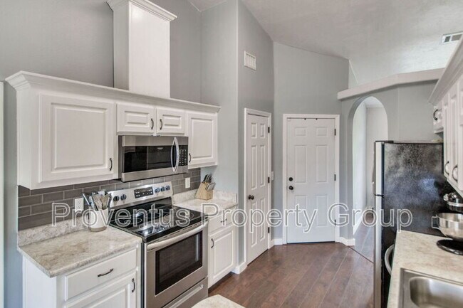 Building Photo - 3661 London Rd