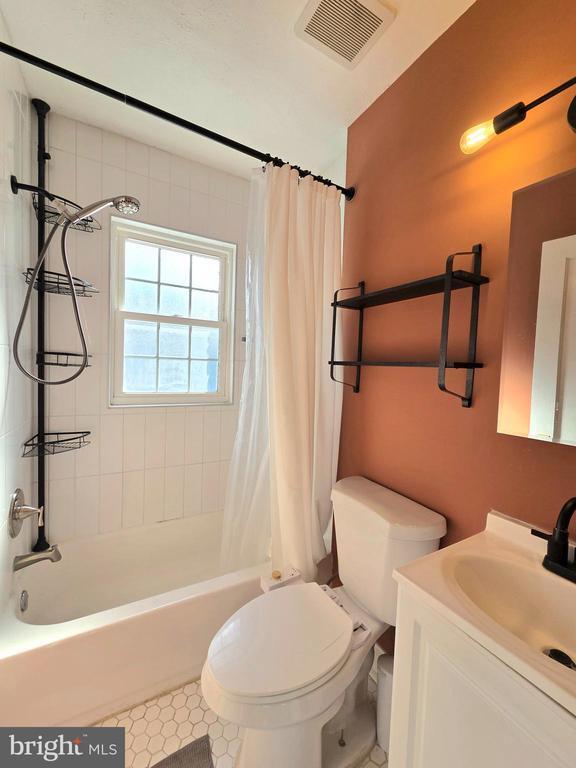 Building Photo - 2344 Hunter Pl SE