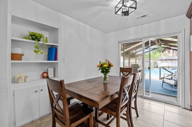 Building Photo - Spacious 4-Bedroom Home with Saltwater Pool & Large Fenced Yard