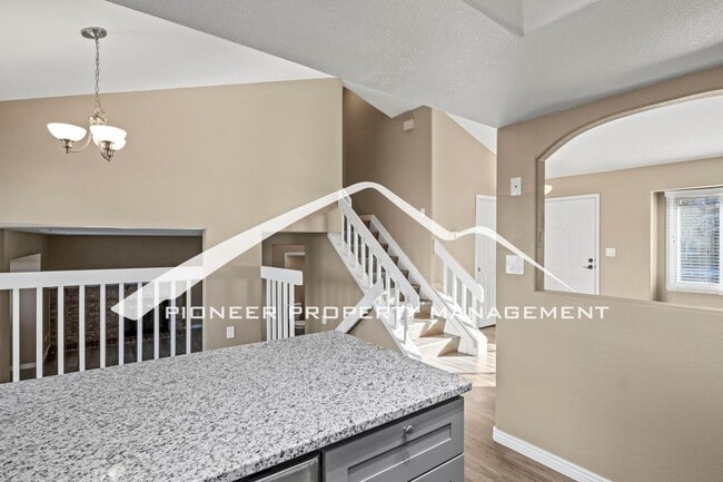 Building Photo - 3020 Mirage Dr