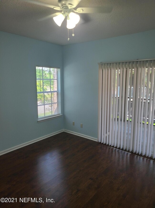 Building Photo - 10000 GATE Pky