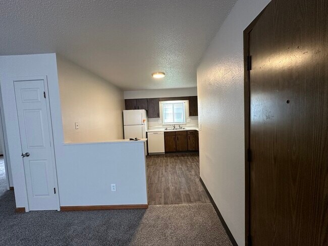 Building Photo - 4451 Vasey Ave