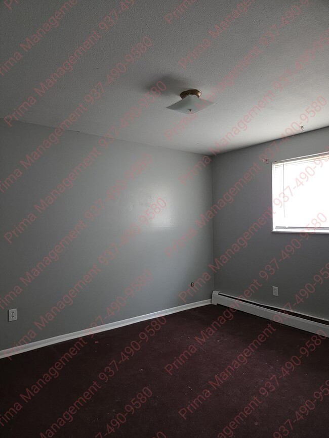 Building Photo - 27 W Parkwood Dr