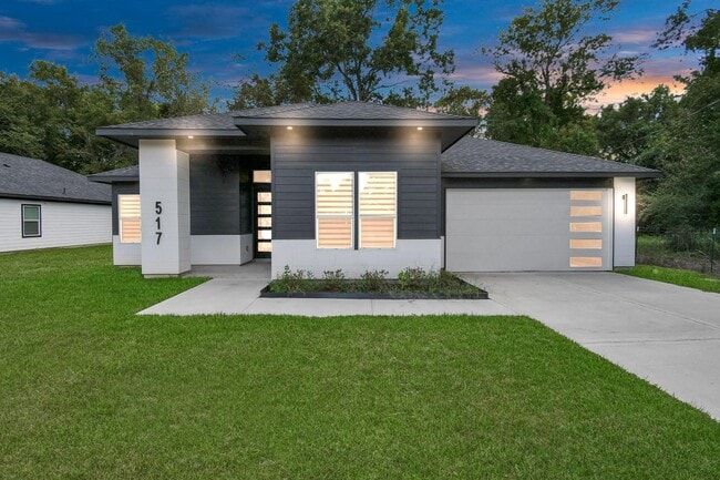 Building Photo - 517 Lovers Ln