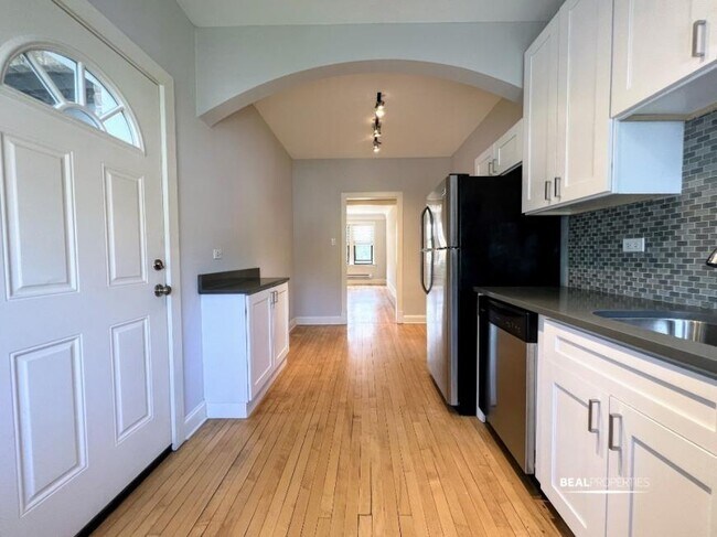 Building Photo - 0 bedroom in CHICAGO IL 60647