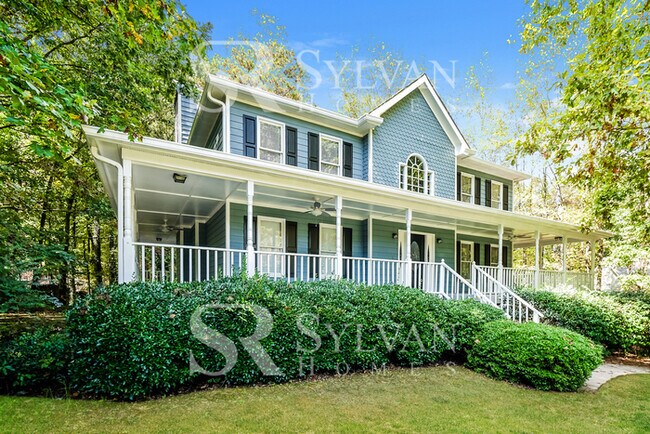 Building Photo - The living is easy in this 4 bedroom, 2.5 ...