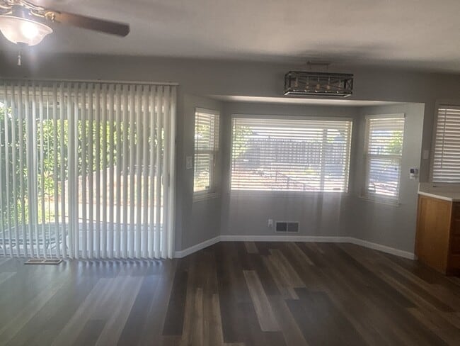 Building Photo - 1816 Fallon Ln