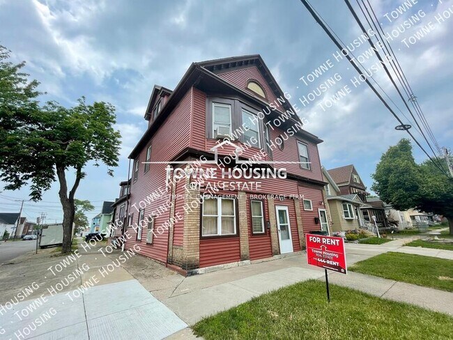 Building Photo - 336 East St