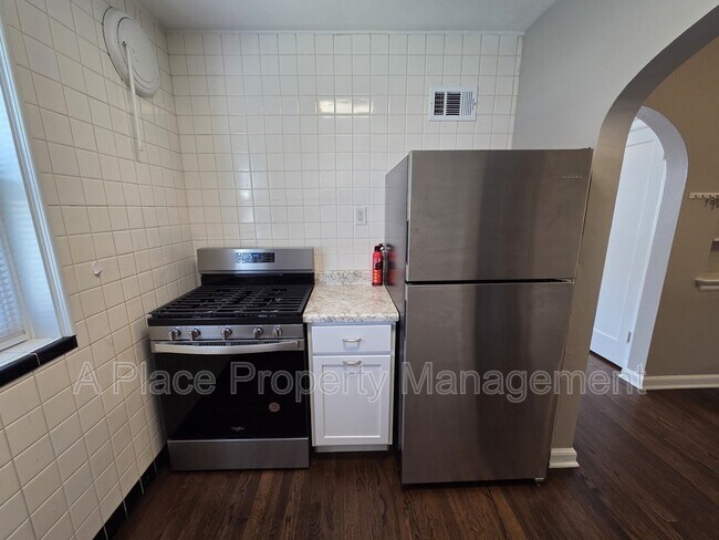 Building Photo - 5001-5003 Miami Street - 1E