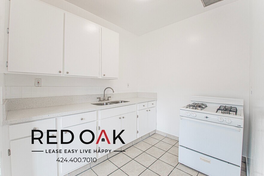 Building Photo - 2850 Leeward Ave
