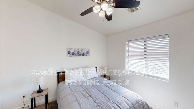 Building Photo - 561 N 10th Pl