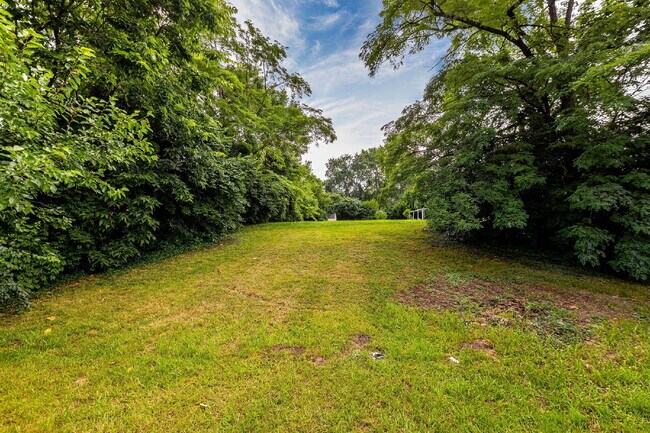 Building Photo - 722 Castro Ln